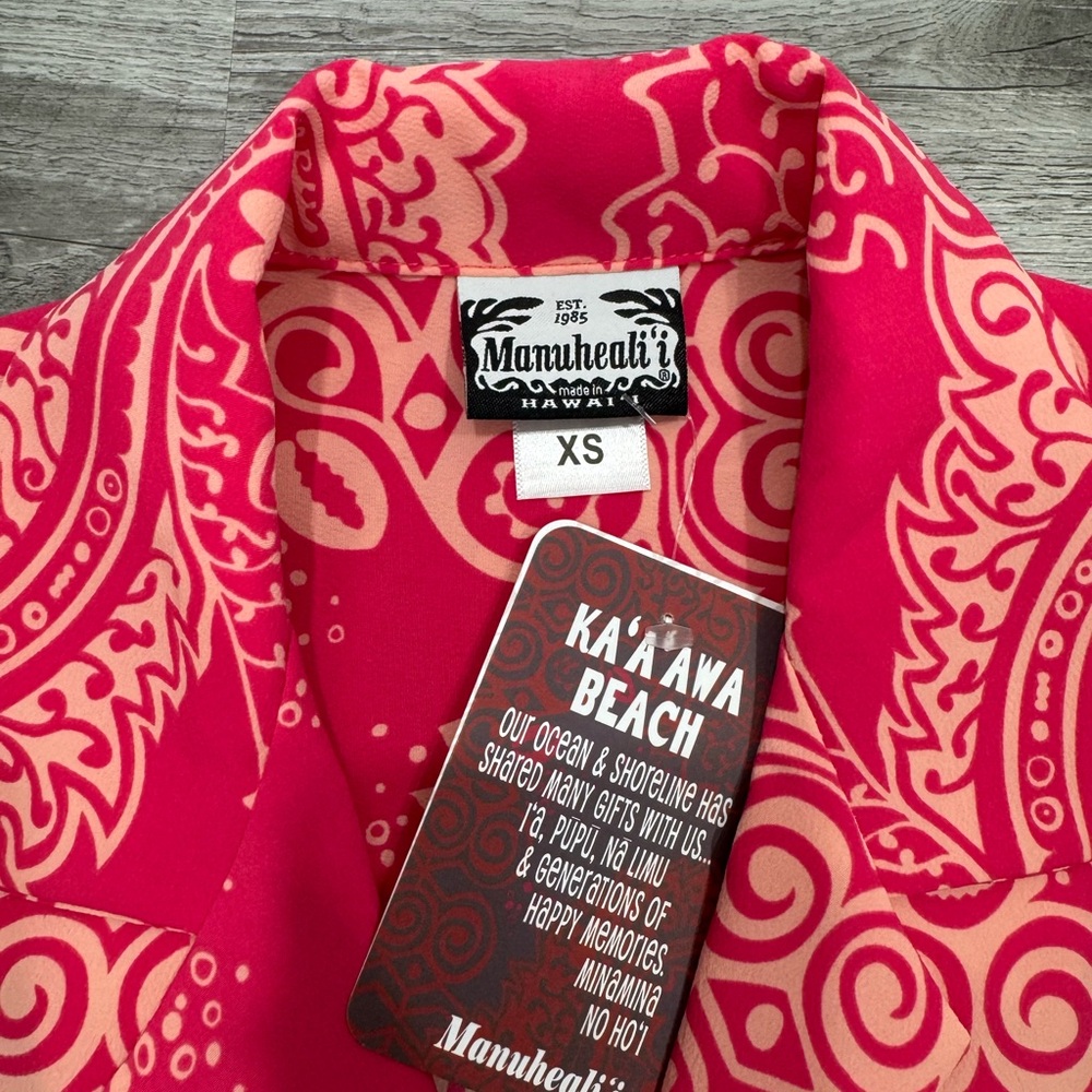 NWT manuhealii women’s pink button up - Picture 3 of 3